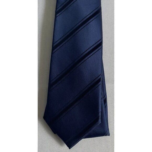 NWT AlfaTech by Alfani Navy Blue Trinity Stripe Stain Resistant Neck Tie OS - Picture 4 of 7